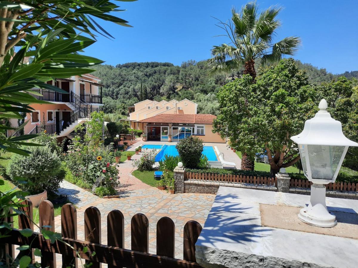 Nikos Apartments อาร์ริลลาส ภายนอก รูปภาพ