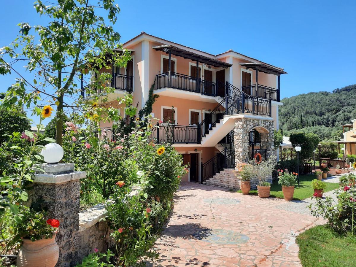 Nikos Apartments อาร์ริลลาส ภายนอก รูปภาพ