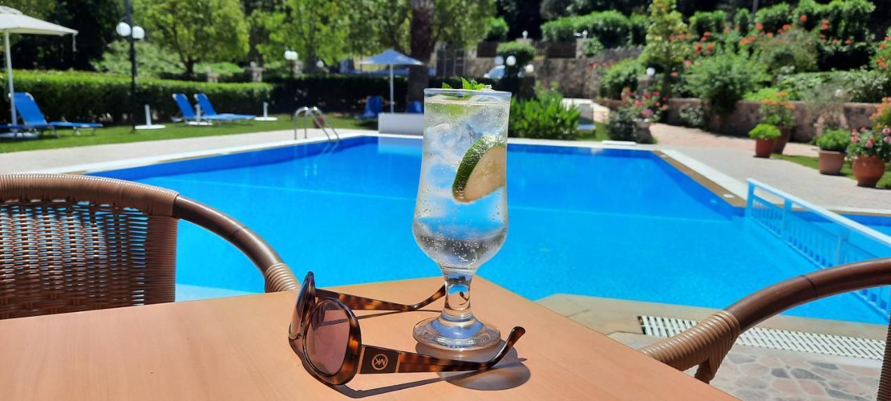 Nikos Apartments อาร์ริลลาส ภายนอก รูปภาพ