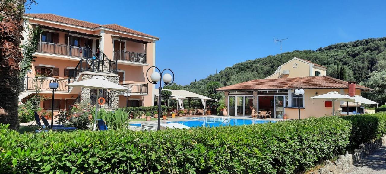 Nikos Apartments อาร์ริลลาส ภายนอก รูปภาพ
